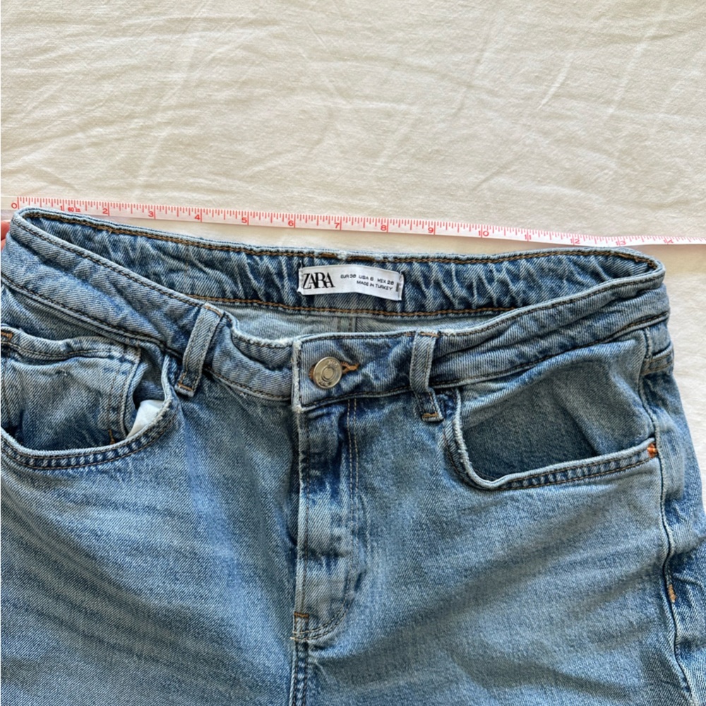Zara Blue Straight Leg Jeans with Vintage Wash
